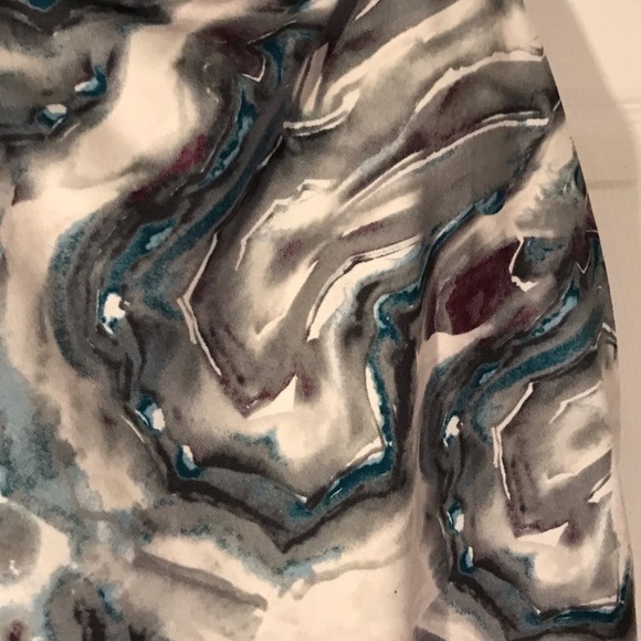 GAIAM strappy/ crisscrossed yoga tank.  Women’s size M. - Picture 3 of 5